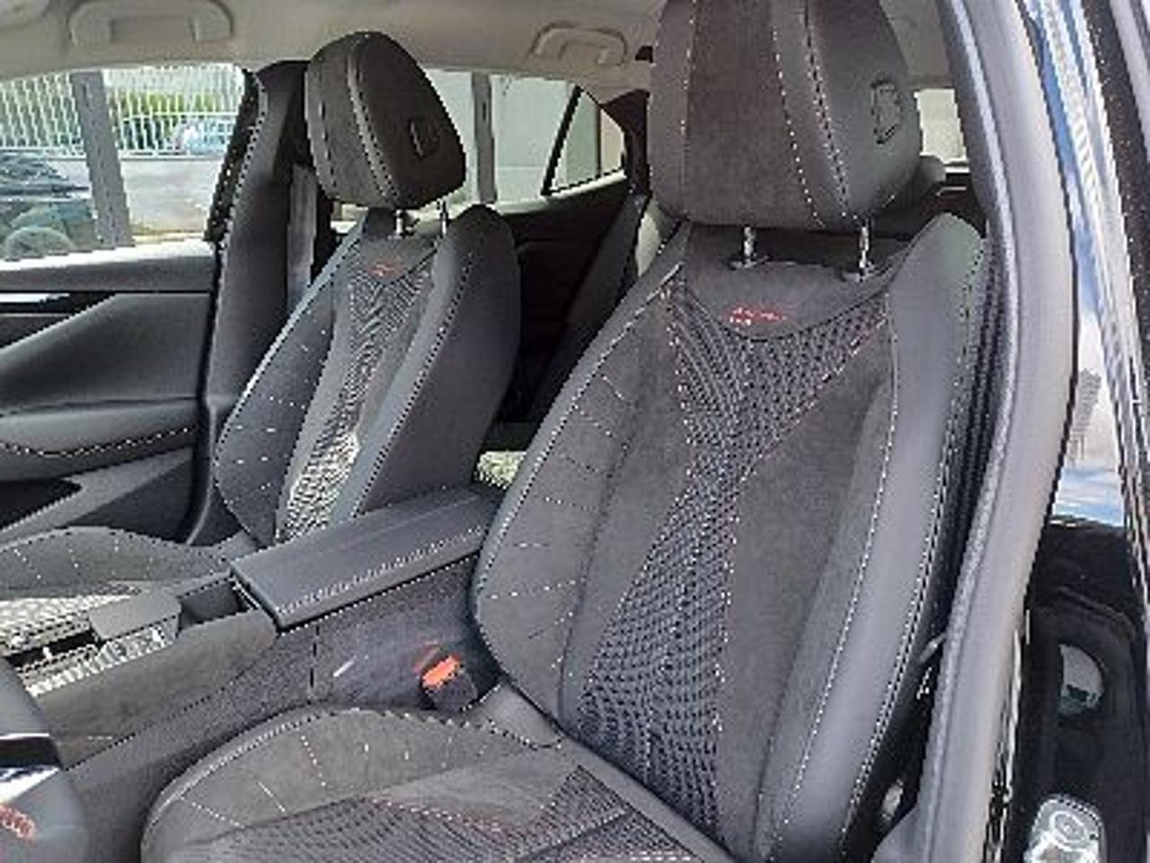 DS DS DS 4 usata, con bracciolo porta oggetti