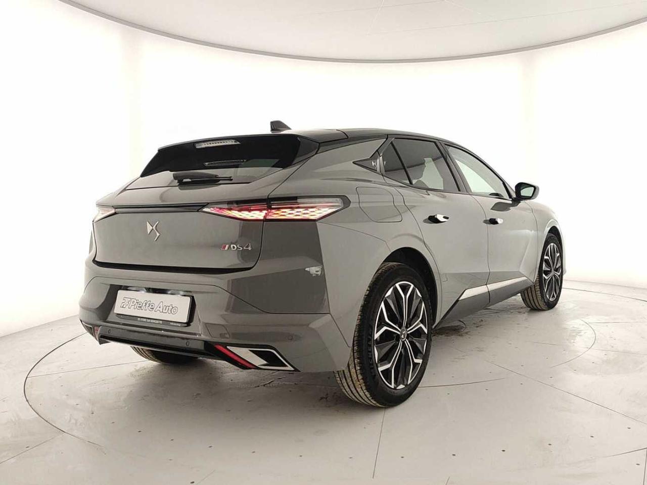 DS DS DS 4 usata, con attacchi isofix (sedile passeggero e 2 posteriori)