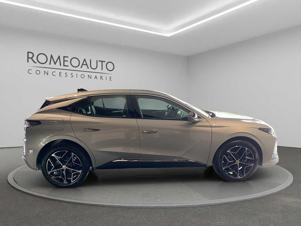 DS DS DS 4 usata, con Cifre identificative del modello dorate