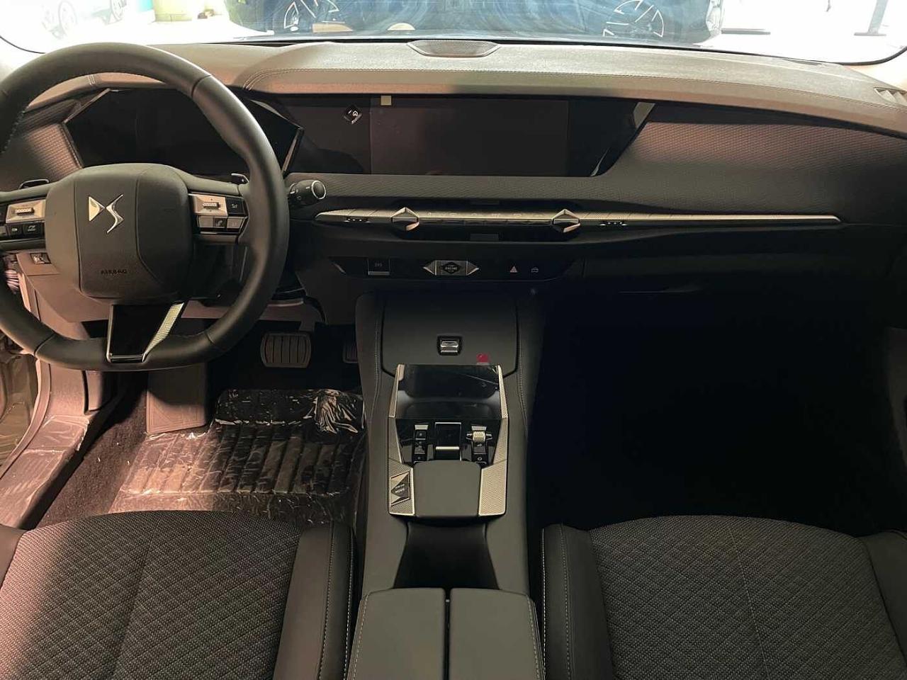 DS DS DS 4 usata, con 2 prese usb posteriori