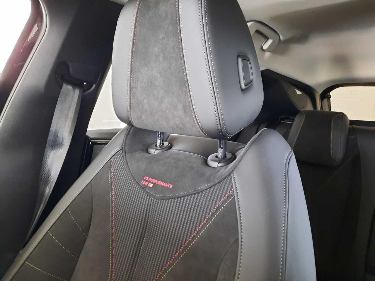 DS DS DS 4 usata, con attacchi isofix (sedile passeggero e 2 posteriori)