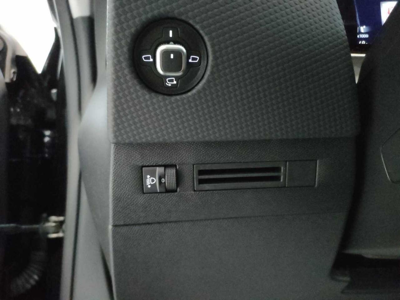 DS DS DS 4 usata, con bracciolo porta oggetti