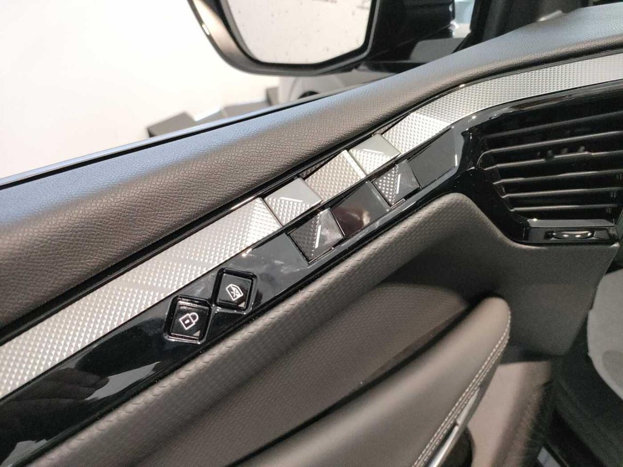 DS DS DS 4 usata, con Calandra nera con elementi cromati