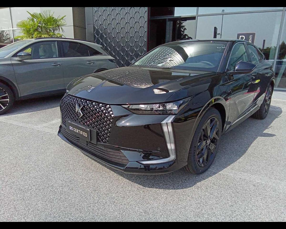 DS DS DS 4 usata, con Calandra nera con elementi cromati