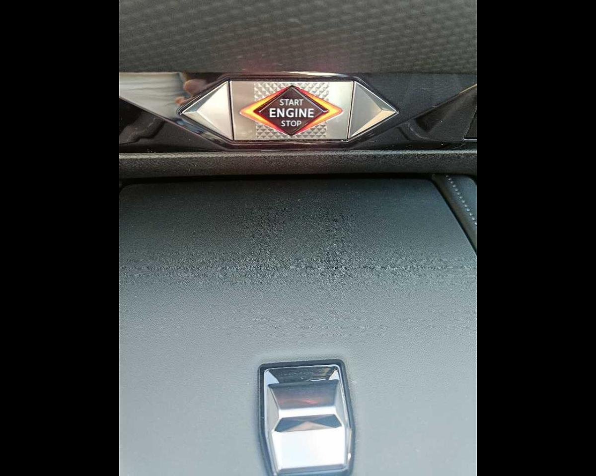 DS DS DS 4 usata, con bracciolo porta oggetti