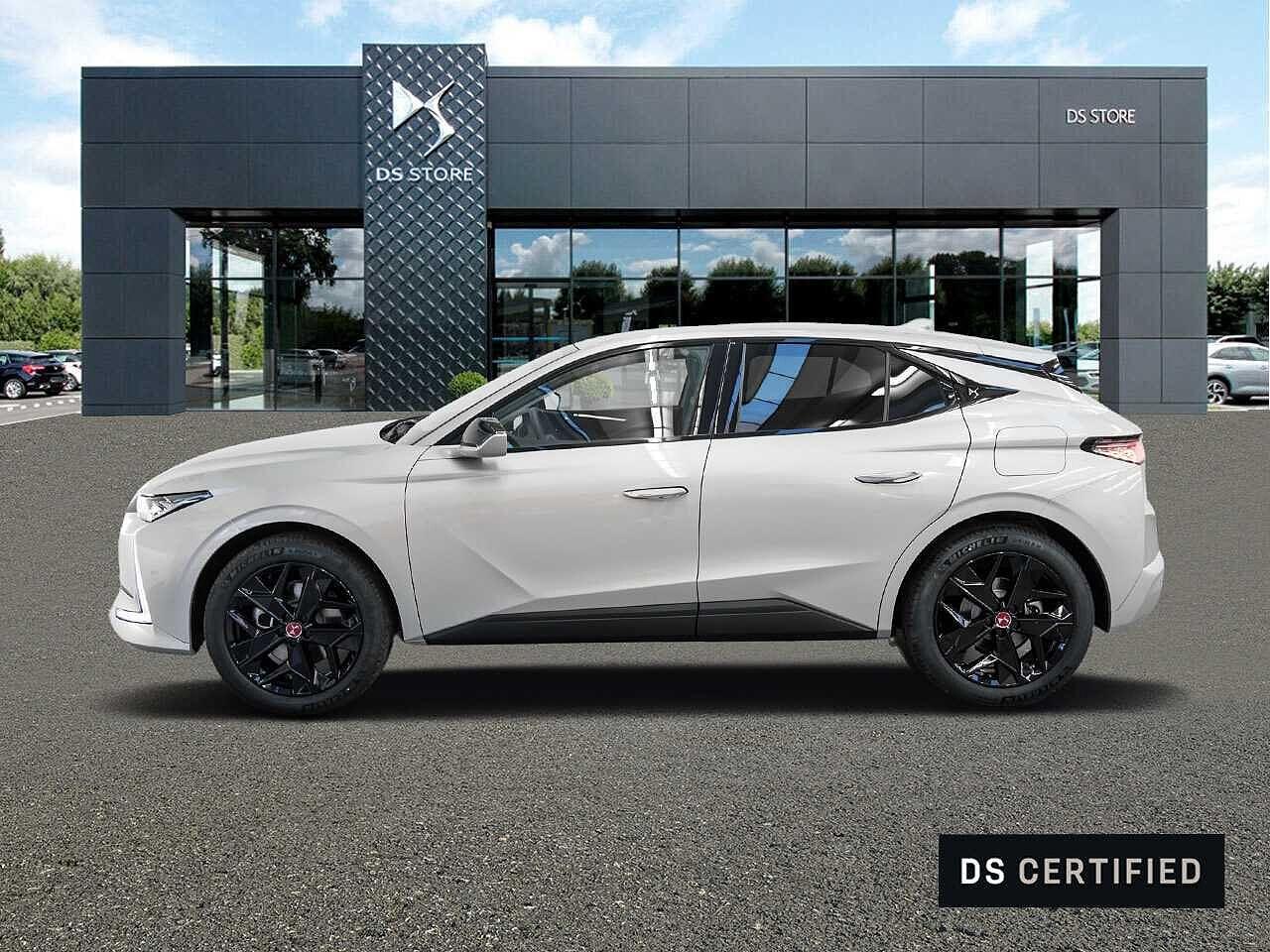 DS DS DS 4 usata, con bracciolo porta oggetti