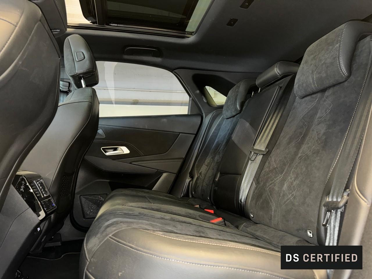 DS DS DS 7 Crossback usata, con 2 poggiatesta sedili ant. , con reg. in altezza, 3 poggiatesta sedili post. , con reg. in altezza