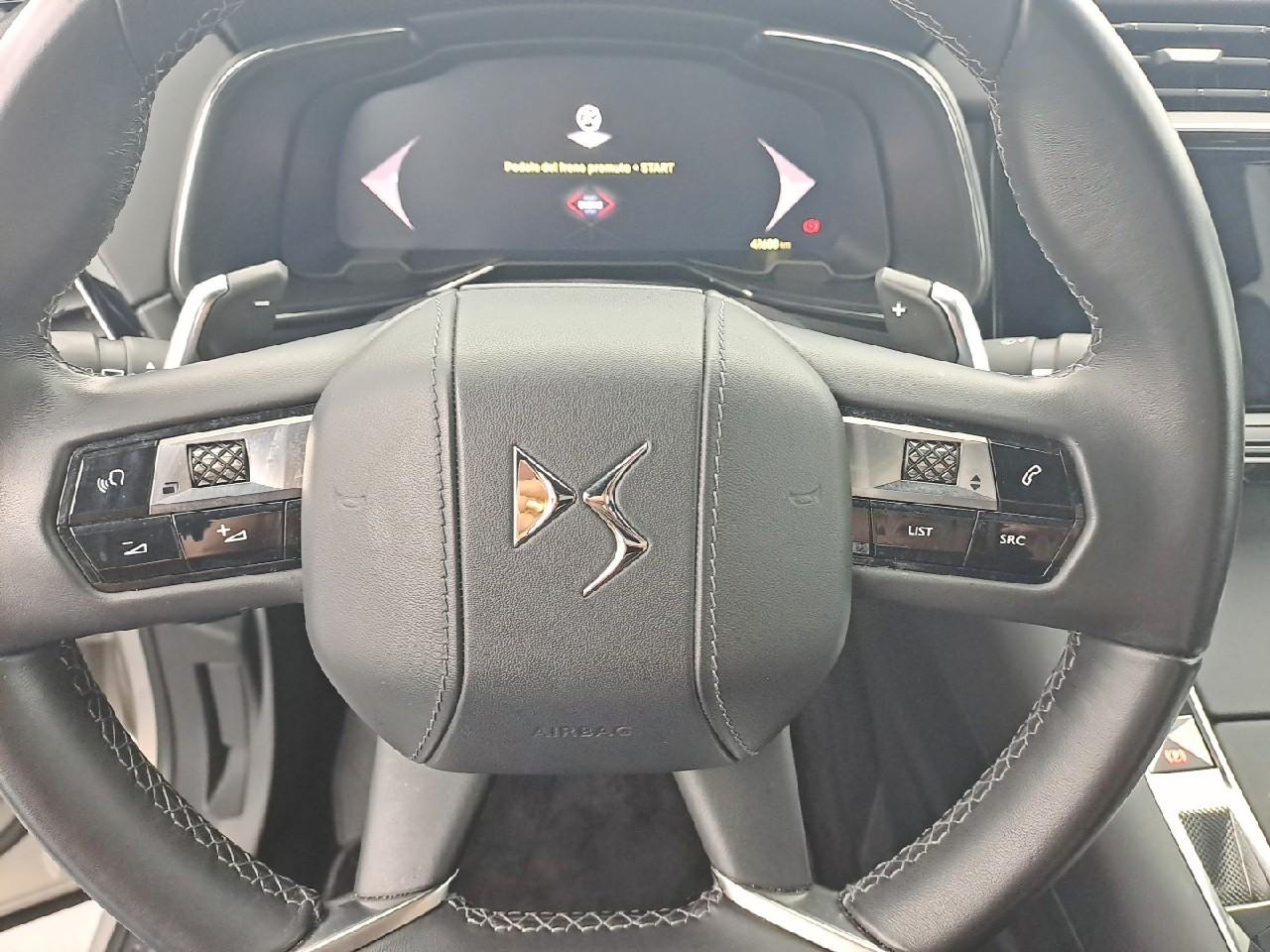 DS DS DS 7 Crossback usata, con Sistema anticollisione che attiva luci di arresto con monitoraggio attenzione conducente e frenata automatica emergenza , frenata a bassa velocità , vel. minima 10 allerta visiva/acustica, funziona oltre 130 kmh (78 mph), funziona oltre 50 kmh (3...
