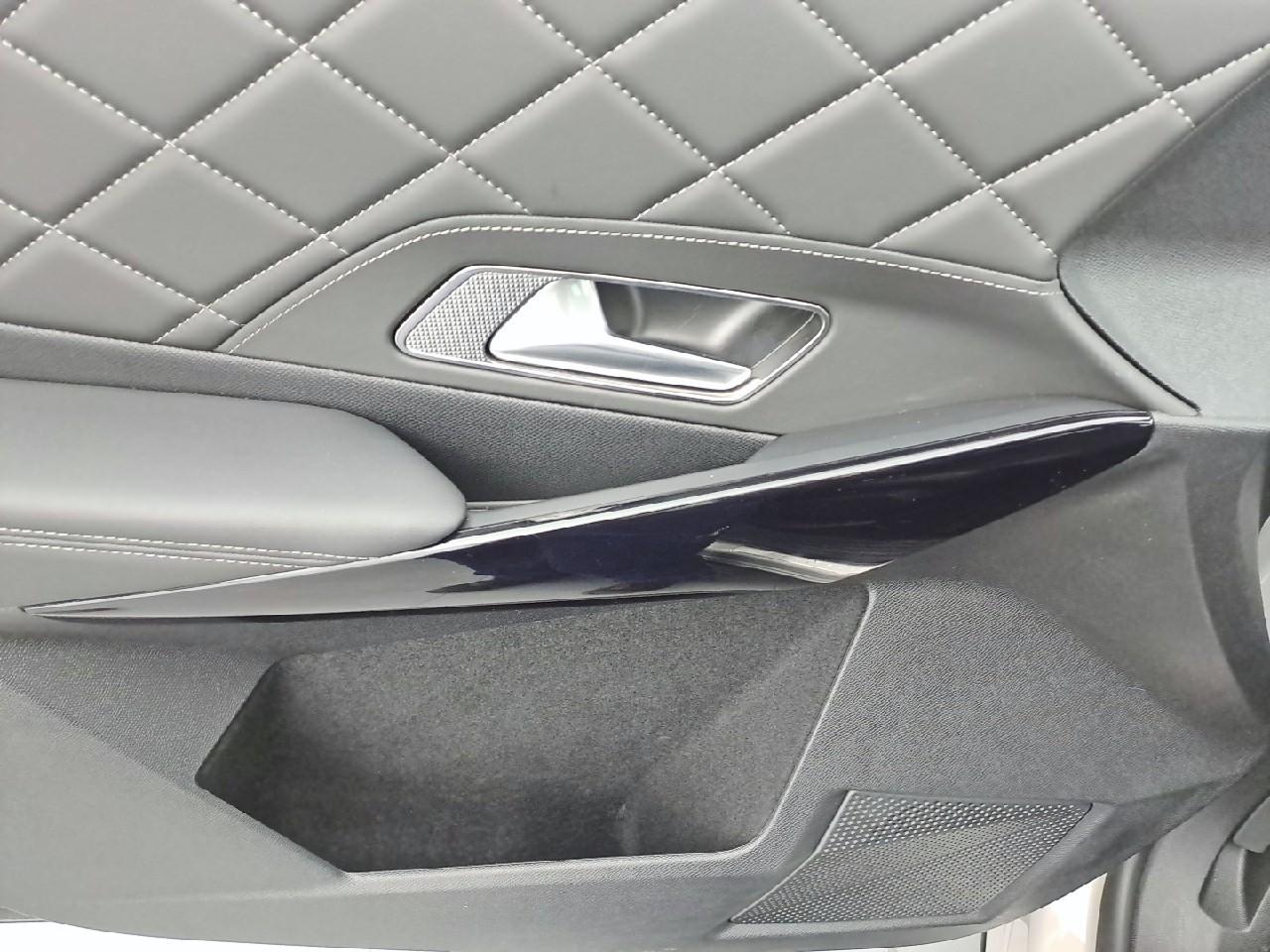 DS DS DS 7 Crossback usata, con sistema audio comprende radio am/fm, radio digitale, touch screen e schermo a colori