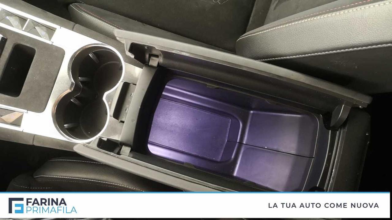 DS DS DS 7 Crossback usata, con bracciolo porta oggetti