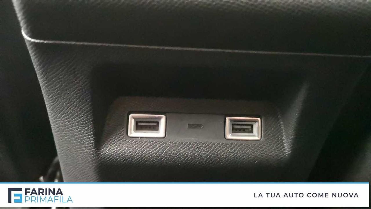 DS DS DS 7 Crossback usata, con bracciolo porta oggetti