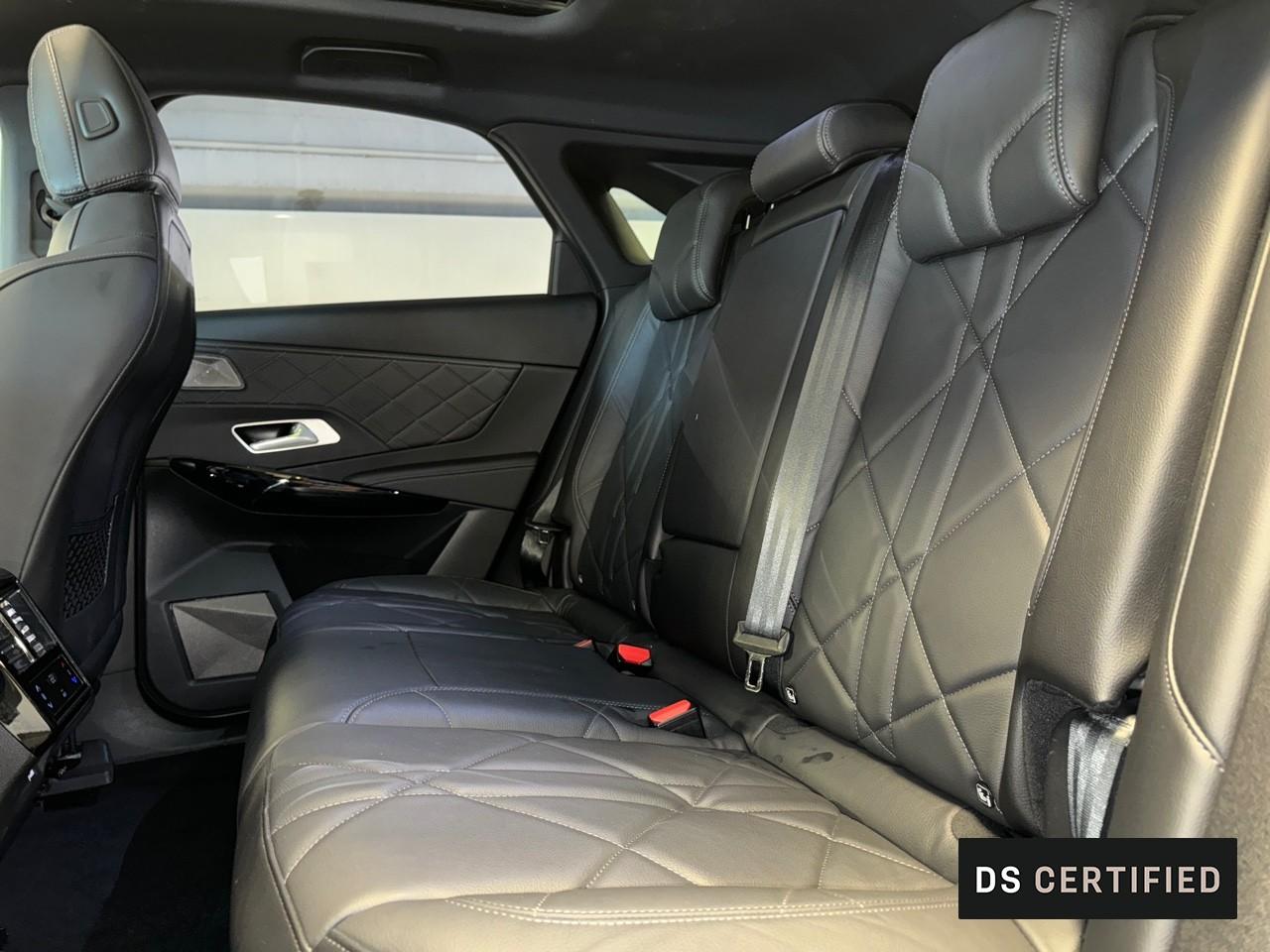 DS DS DS 7 Crossback usata, con 2 poggiatesta sedili ant. , con reg. in altezza, 3 poggiatesta sedili post. , con reg. in altezza
