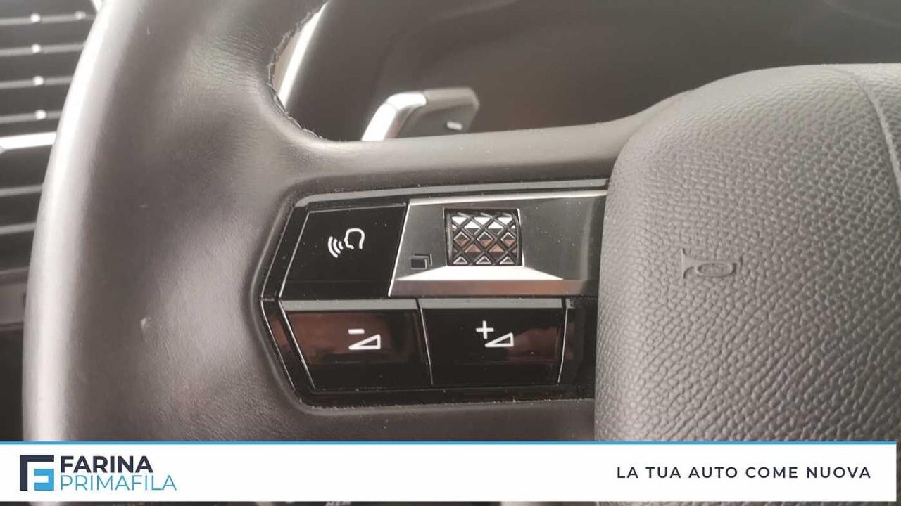 DS DS DS 7 Crossback usata, con bracciolo porta oggetti