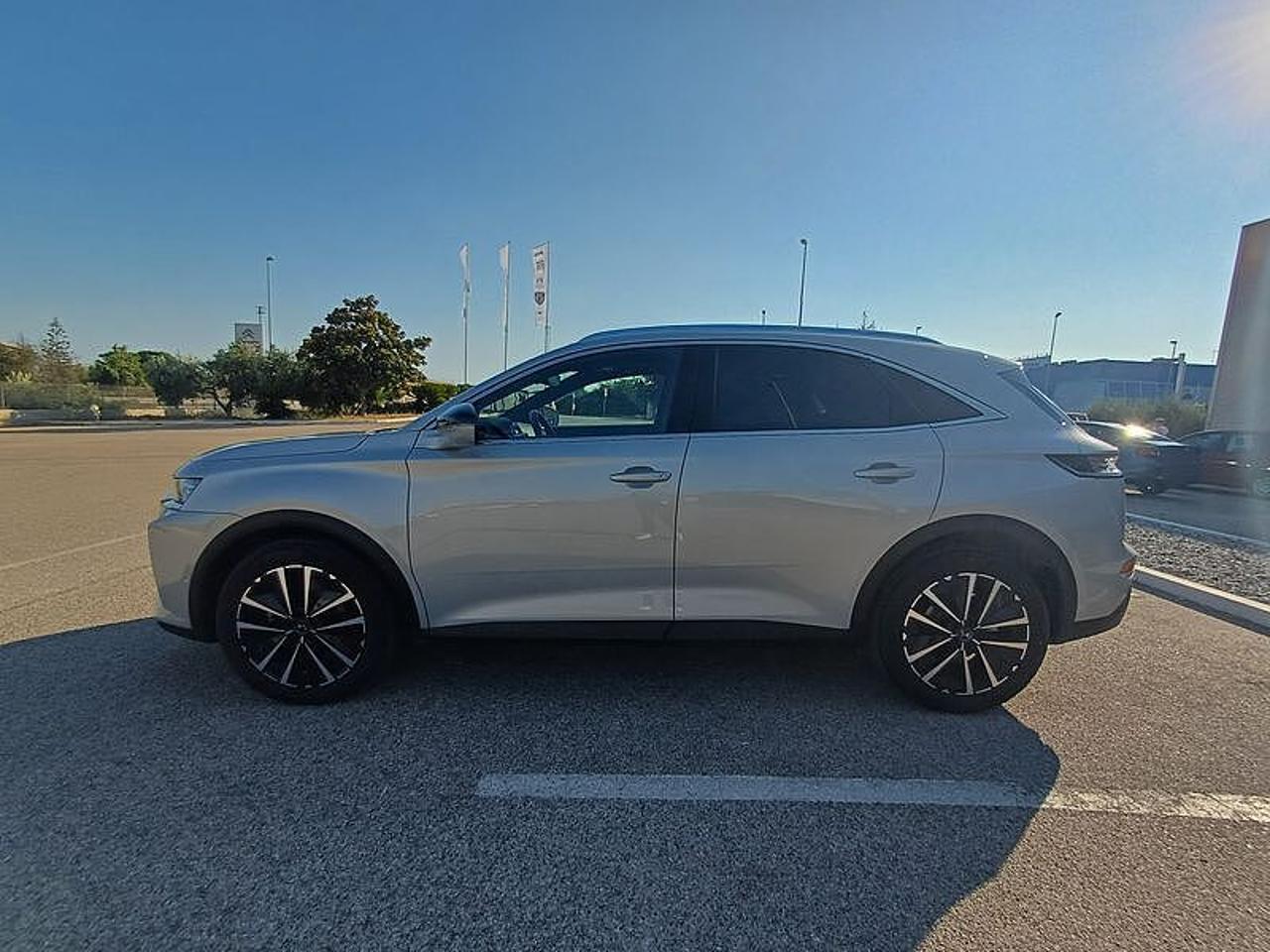DS DS DS 7 Crossback usata, con bracciolo porta oggetti