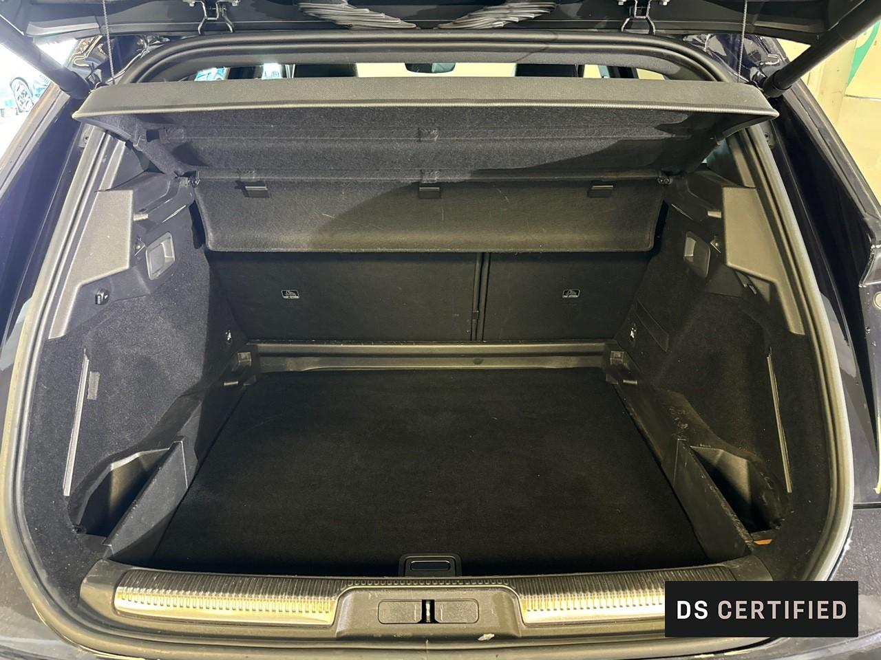 DS DS DS 7 Crossback usata, con bracciolo posteriore