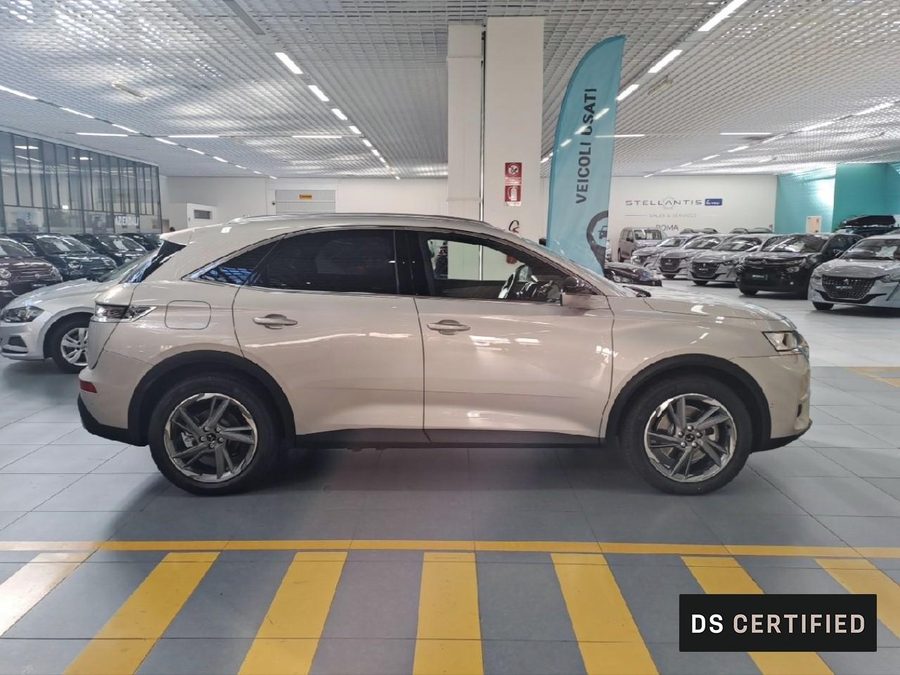 DS DS DS 7 Crossback usata, con bracciolo anteriore