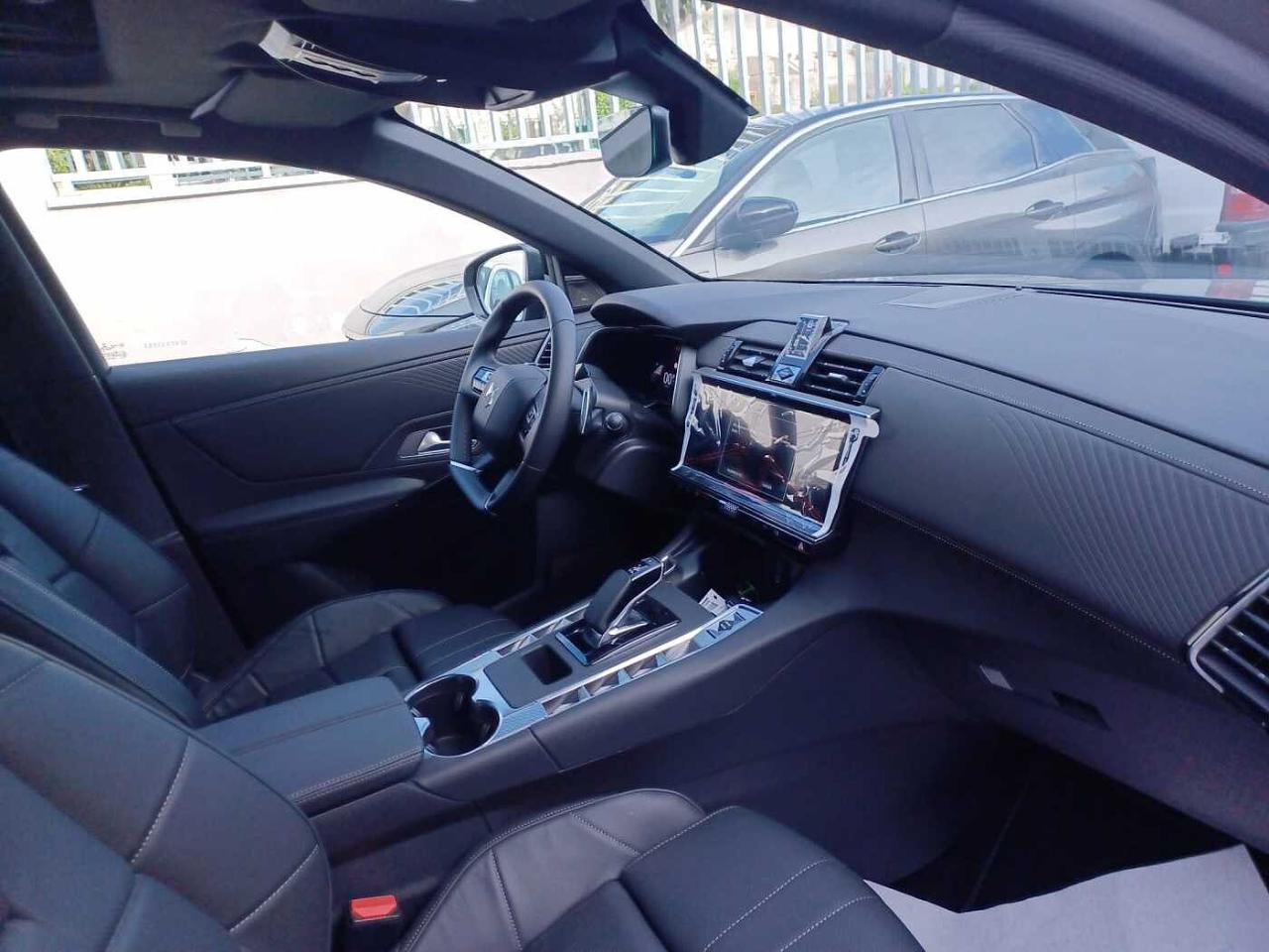 DS DS DS 7 Crossback usata, con attacchi isofix (sedile passeggero e 2 posteriori)