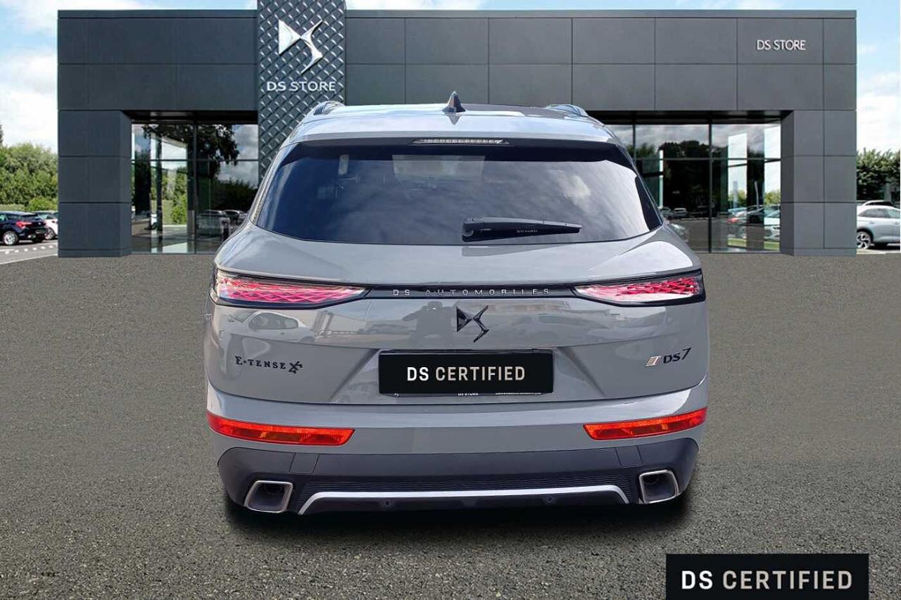 DS DS DS 7 Crossback usata, con bracciolo porta oggetti