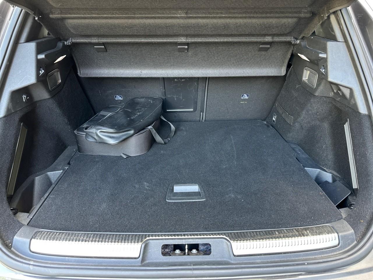 DS DS DS 7 Crossback usata, con cinture sicurezza post. conducente, cinture sicurezza post. passeggero, cinture sicurezza post. centrale a 3 punti