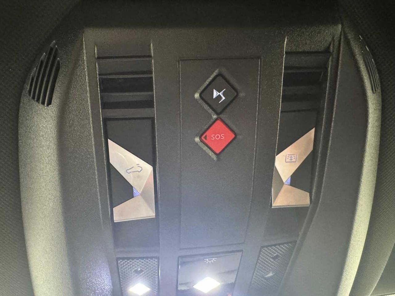 DS DS DS 7 Crossback usata, con alzacristalli elettrici anteriori e posteriori