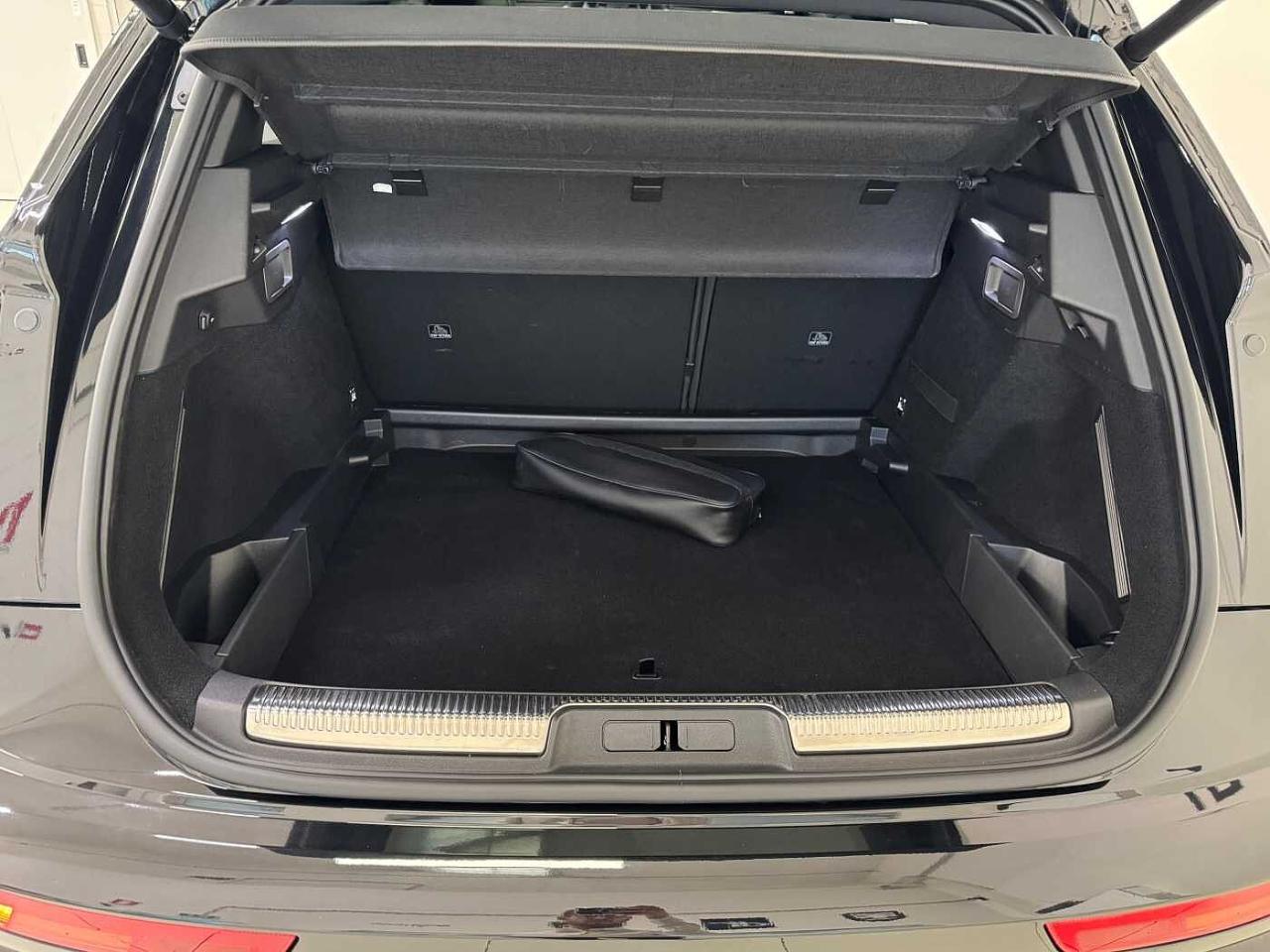 DS DS DS 7 Crossback usata, con bracciolo porta oggetti