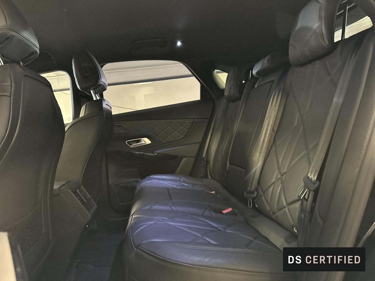 DS DS DS 7 Crossback usata, con 2 poggiatesta sedili ant. , con reg. in altezza, 3 poggiatesta sedili post. , con reg. in altezza