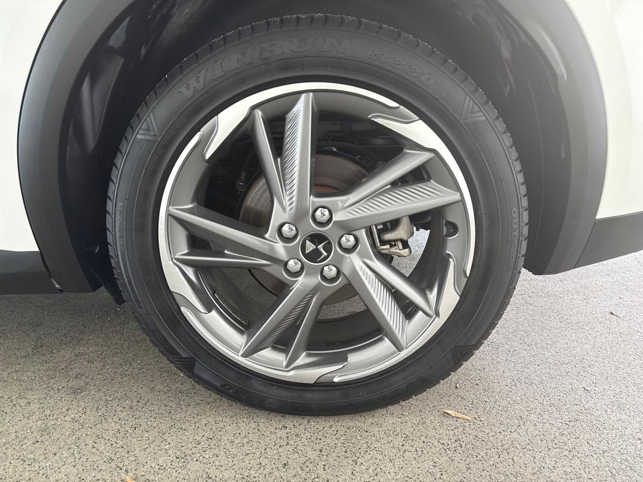 DS DS DS 7 Crossback usata, con 4 freni a disco con 2 dischi ventilati