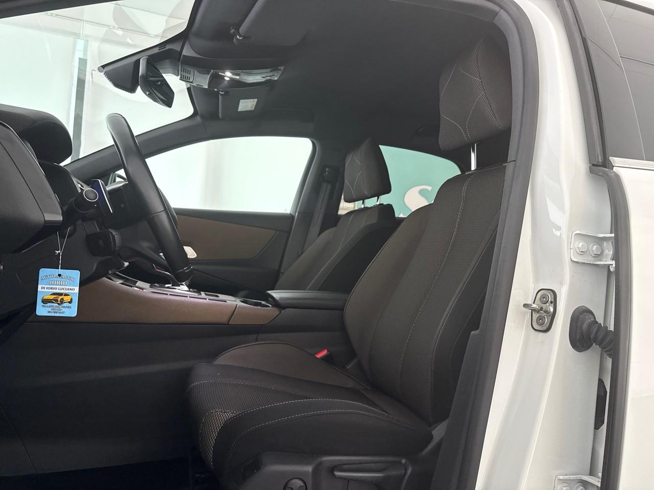 DS DS DS 7 Crossback usata, con comandi apps