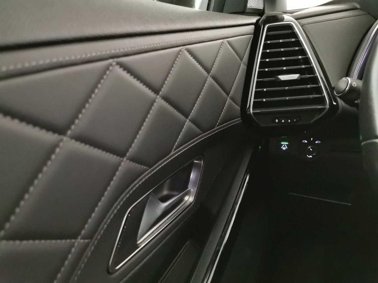 DS DS DS 7 Crossback usata, con sensori luce