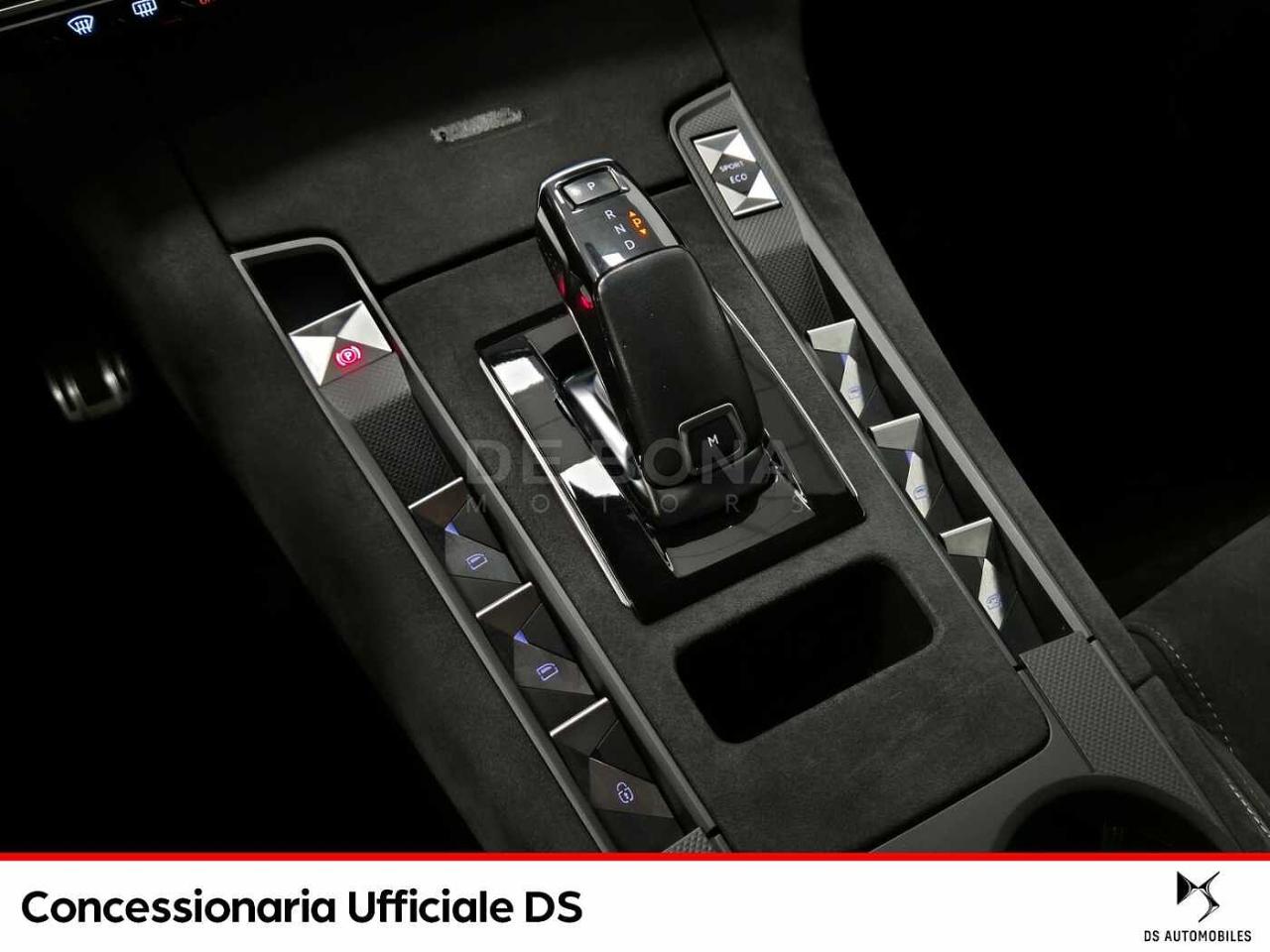 DS DS DS 7 Crossback usata, con 5 porte