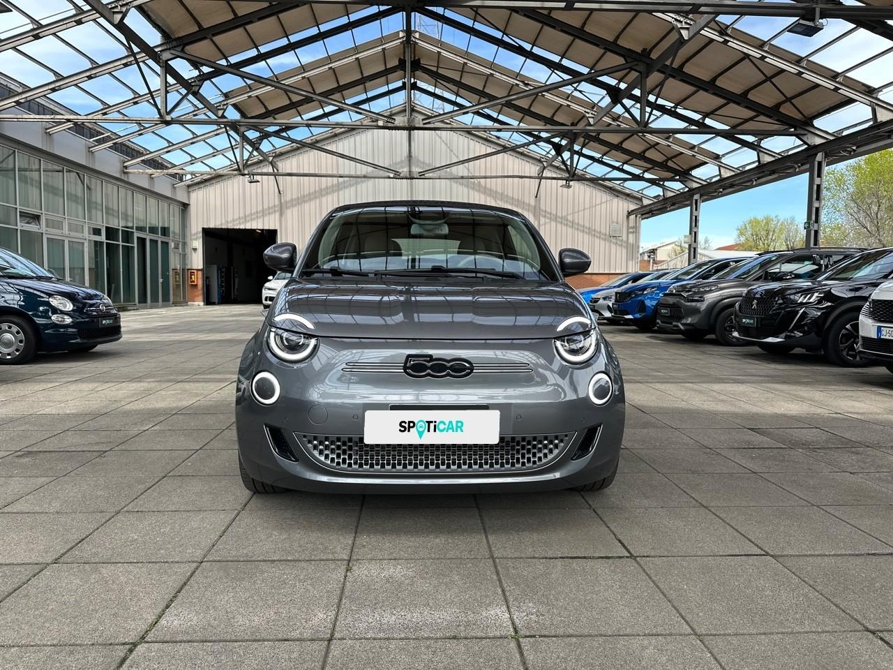 Fiat Fiat 500 usata, con Aria condizionata controllata a distanza via telefono, include timer, include riscaldamento e include raffreddamento