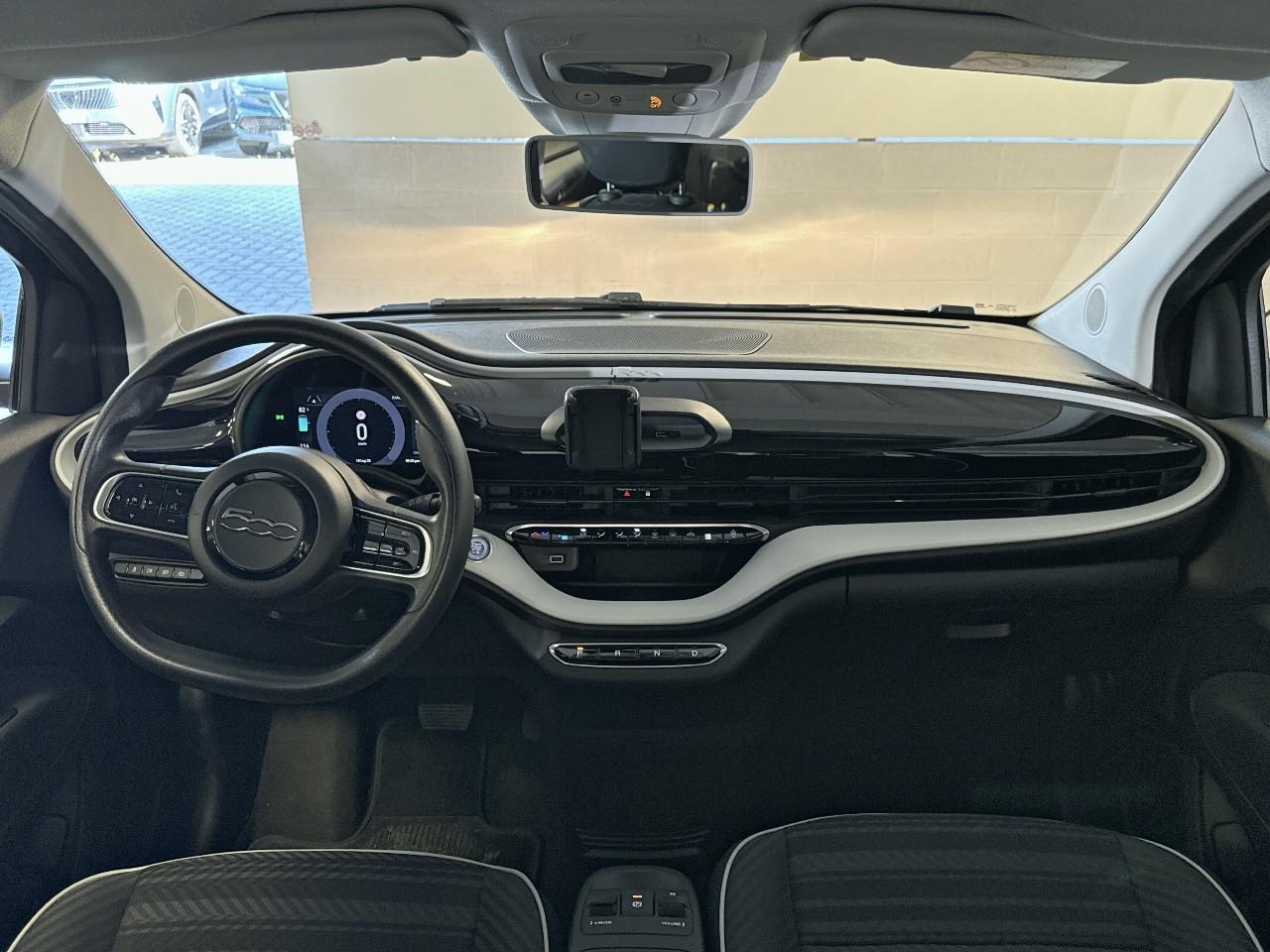 Fiat Fiat 500 usata, con comandi audio al volante