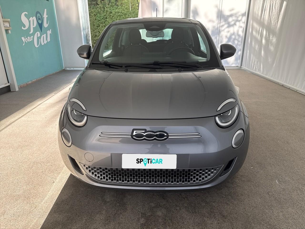 Fiat Fiat 500 usata, con Aria condizionata controllata a distanza via telefono, include timer, include riscaldamento e include raffreddamento