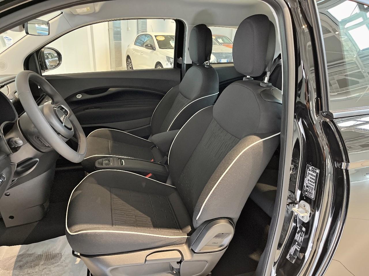 Fiat Fiat 500 usata, con 2 poggiatesta sedili ant. e sedili post. , con reg. in altezza