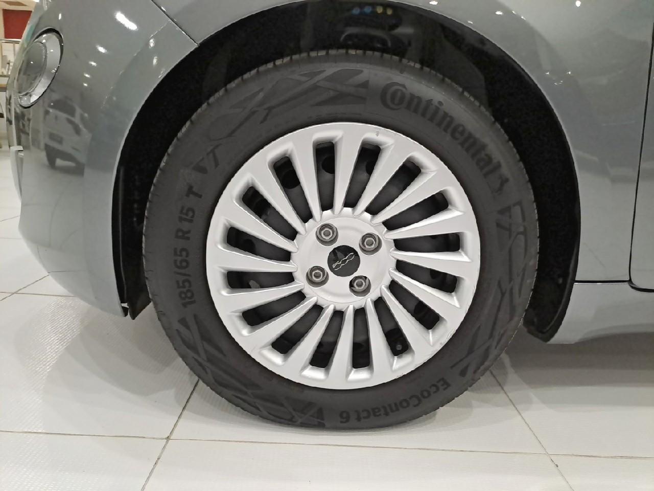 Fiat Fiat 500 usata, con 4 altoparlanti