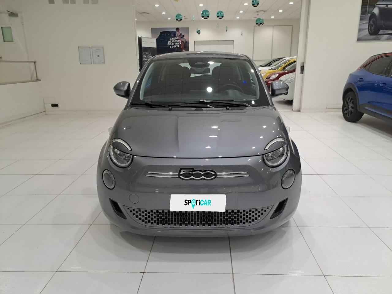 Fiat Fiat 500 usata, con assistenza alla frenata di emergenza