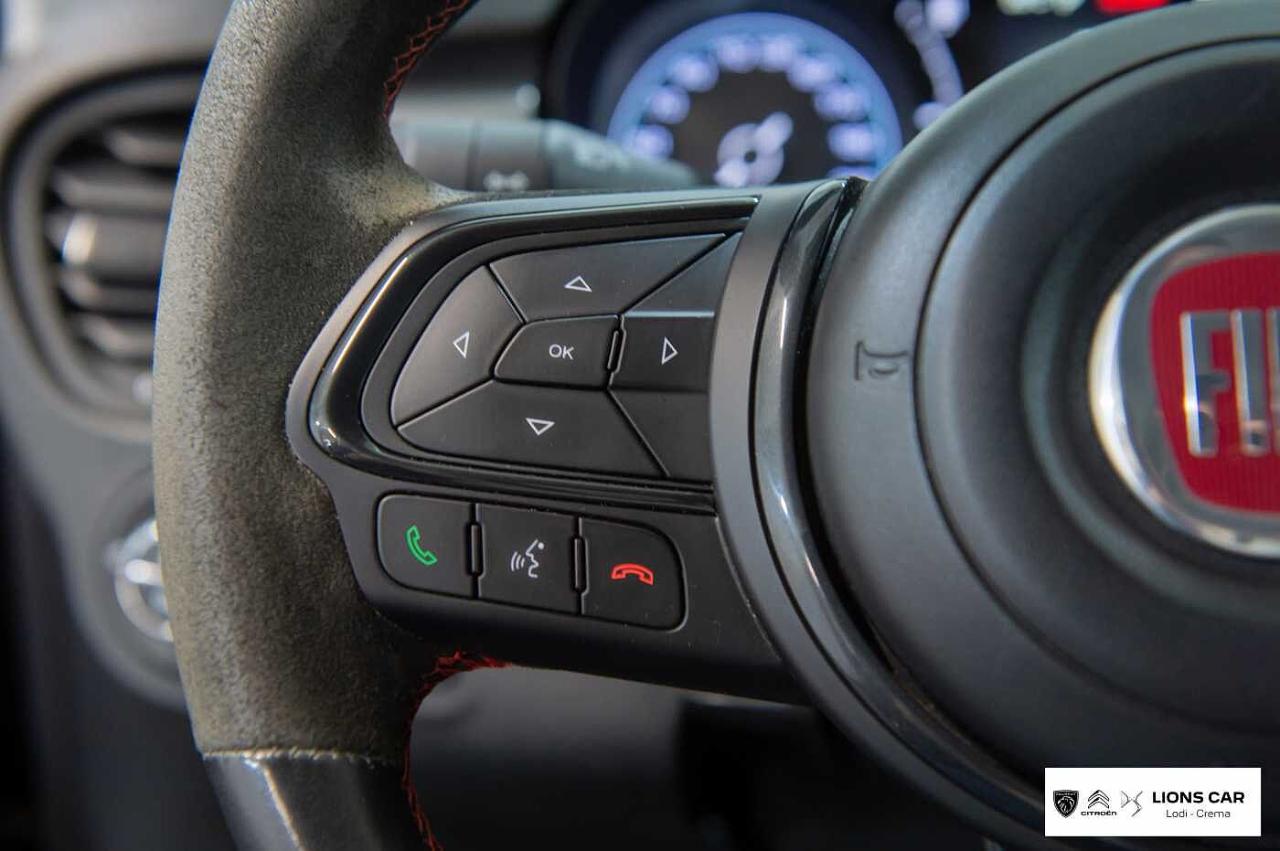 Fiat Fiat 500X usata, con 6 altoparlanti