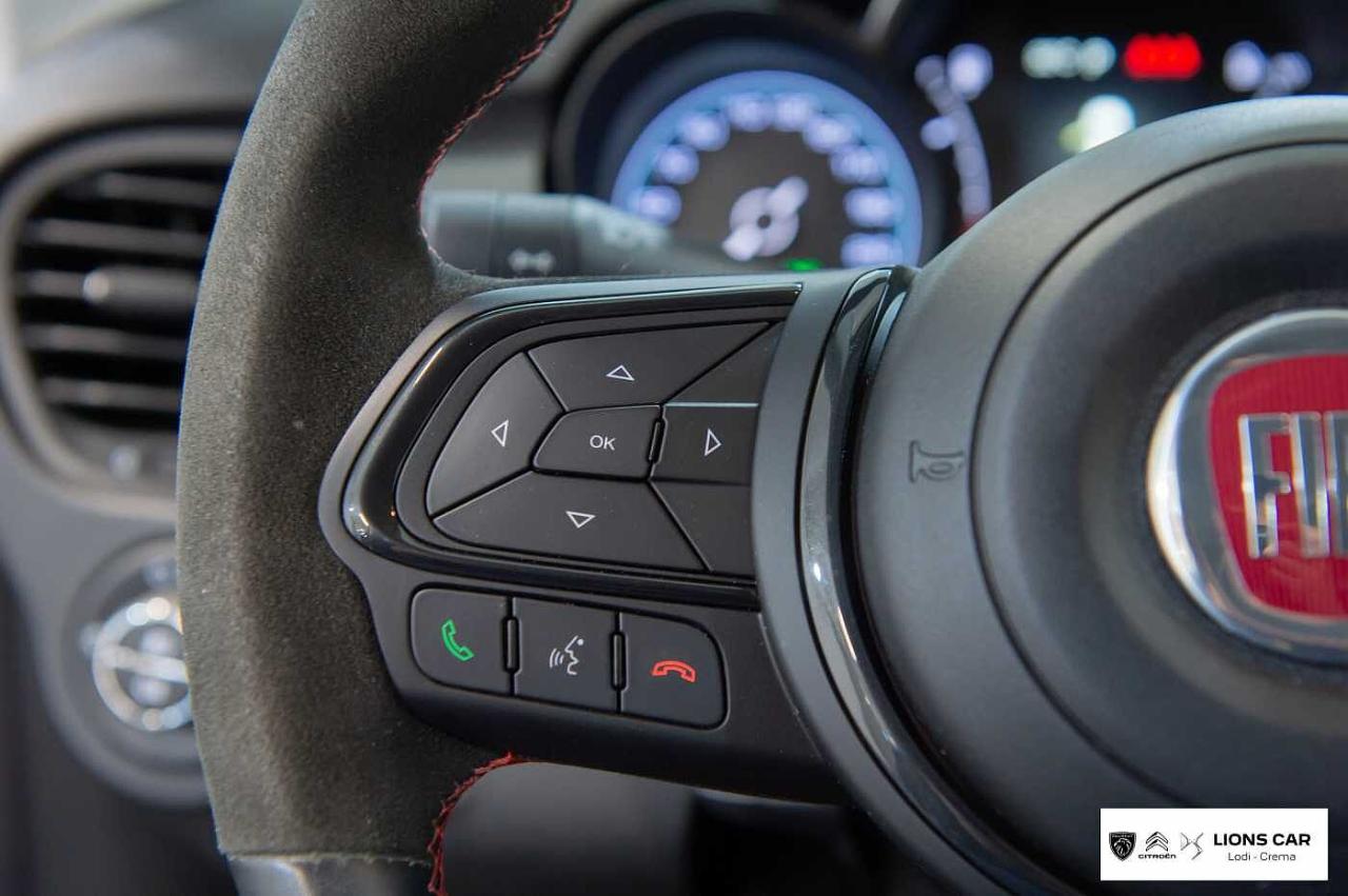 Fiat Fiat 500X usata, con 6 altoparlanti