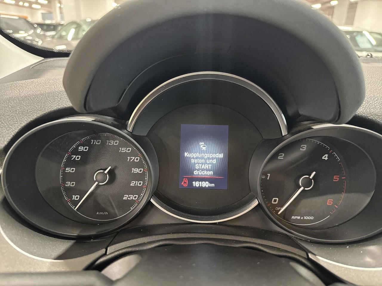 Fiat Fiat 500X usata, con 6 altoparlanti