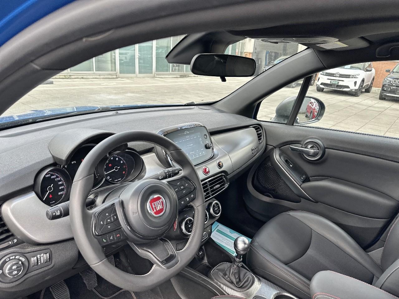 Fiat Fiat 500X usata, con comandi audio al volante