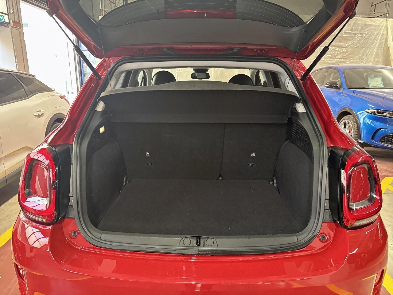 Fiat Fiat 500X usata, con cinture sicurezza post. conducente, cinture sicurezza post. passeggero, cinture sicurezza post. centrale a 3 punti