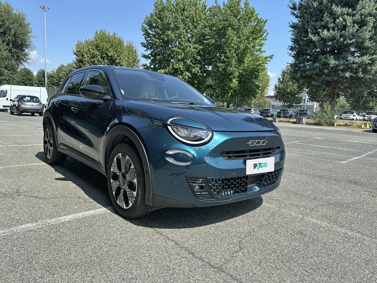 Fiat Fiat 600 usata, con assistenza al parcheggio posteriore e con monitor
