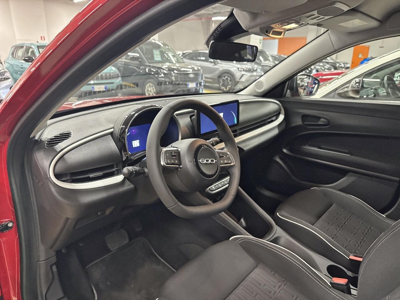 Fiat Fiat 600 usata, con cinture sicurezza post. conducente con pretensionatori, cinture sicurezza post. passeggero con pretensionatori, cinture sicurezza post. centrale a 3 punti