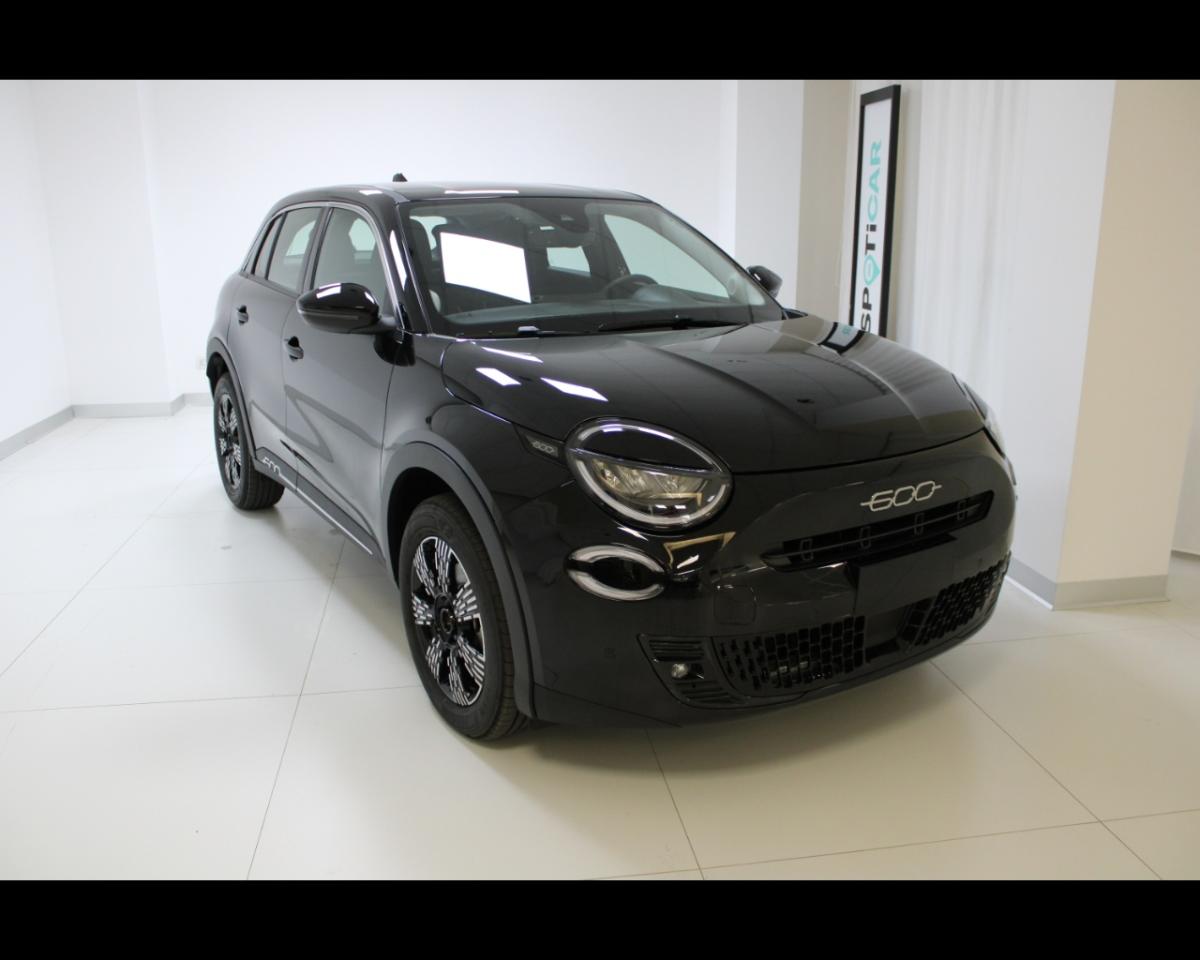 Fiat Fiat 600 600 (2023-->) Hybrid 110 CV DCT MHEV Icon