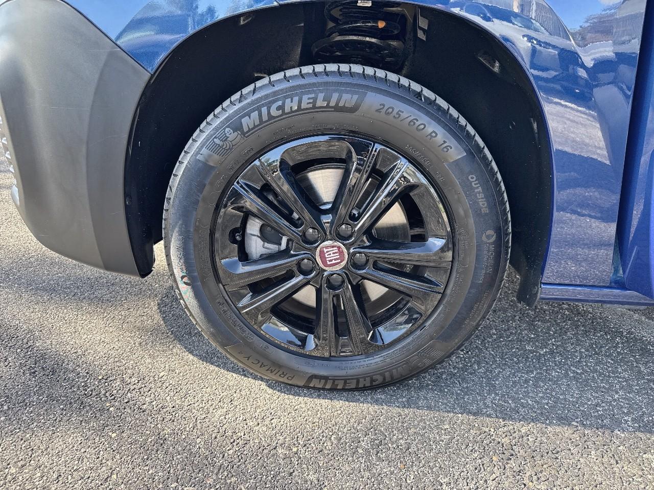 Fiat Fiat Doblo usata, con 6 altoparlanti