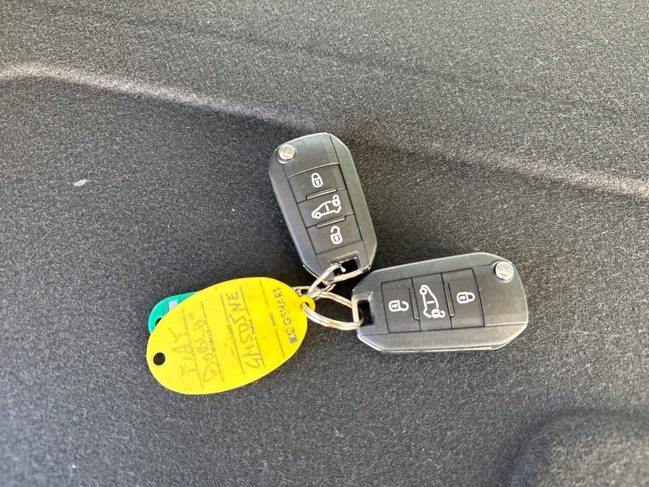 Fiat Fiat Doblo usata, con airbag anteriore conducente, airbag anteriore passeggero con interrutore di disattivazione