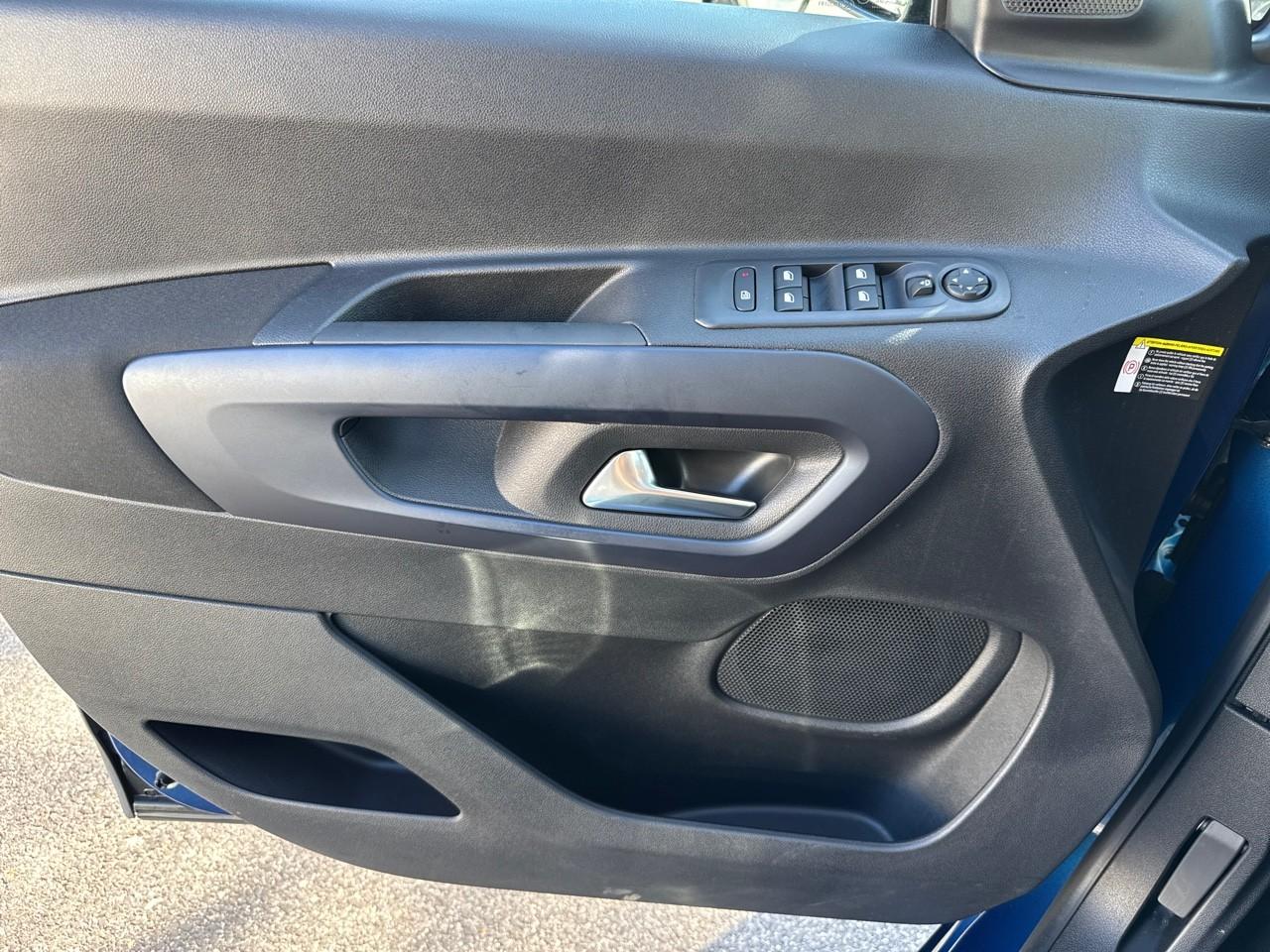 Fiat Fiat Doblo usata, con avviso superamento corsia attivazione sterzo