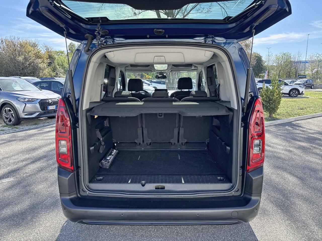 Fiat Fiat Doblo usata, con cinture sicurezza post. conducente, cinture sicurezza post. passeggero, cinture sicurezza post. centrale a 3 punti