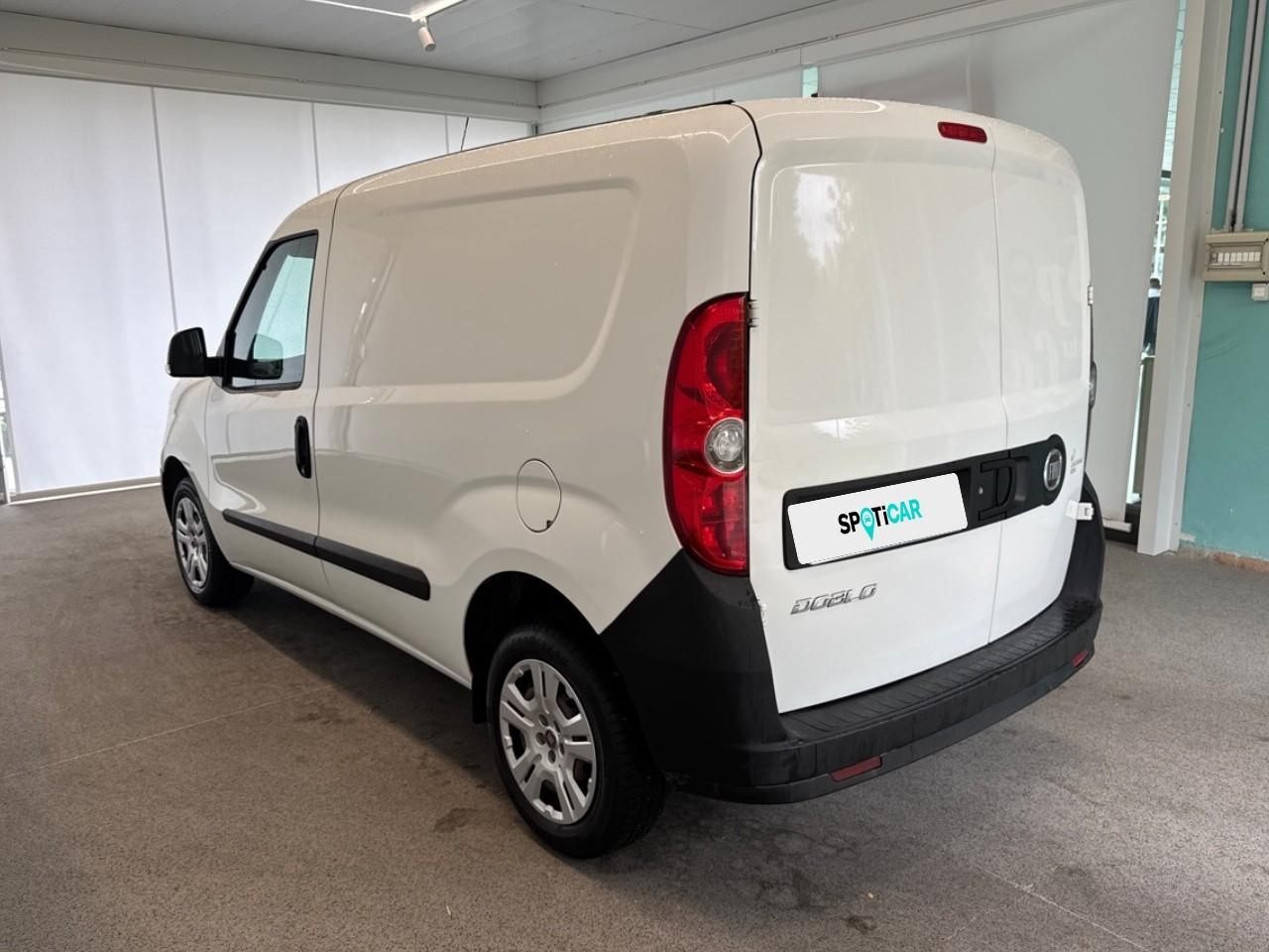 Fiat Fiat Doblo usata, con comandi media touch screen