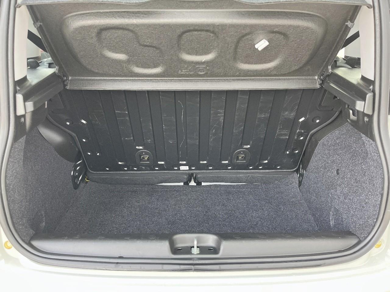 Fiat Fiat Panda usata, con dispositivi di fissaggio carico
